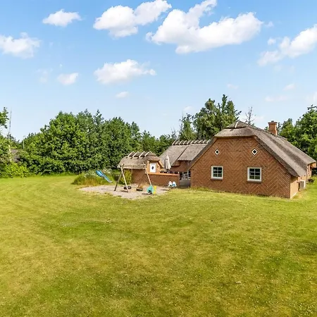 Tara - 900m From The Sea By Interhome *