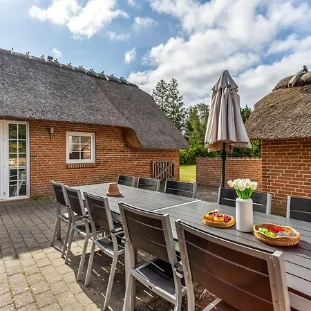 Tara - 900m From The Sea By Interhome Bøtø By