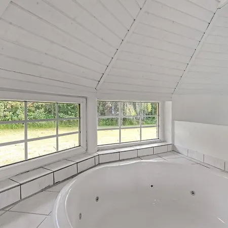 Tara - 900m From The Sea By Interhome בית נופש Bøtø By