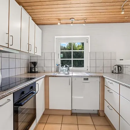 Tara - 900m From The Sea By Interhome